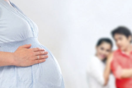 Vợ chồng vô sinh có quyền nhờ mang thai hộ