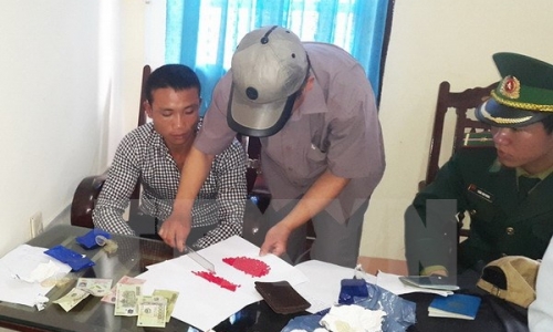 Bắt giữ vụ vận chuyển gần 500 viên ma túy tổng hợp từ Lào về Việt Nam