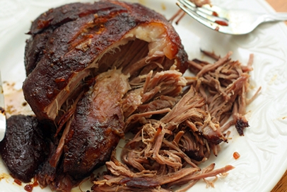 Nguy cơ ngộ độc từ thịt lợn xông khói nấu lại nhiều lần 