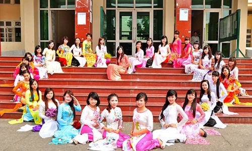 Những địa điểm sinh viên nên chọn để chụp ảnh kỉ yếu tại Hà Nội 
