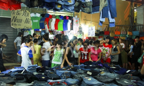 Những khu chợ nổi tiếng dành cho sinh viên tại Hà Nội 