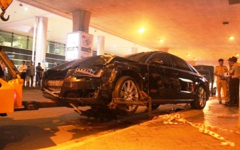Siêu xe gây tai nạn kinh hoàng ở sân bay: Khởi tố cháu ca sĩ Hồ Ngọc Hà