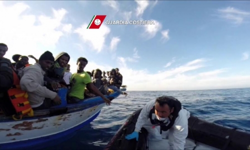 Lật thuyền ngoài khơi Libya khiến 400 người chết