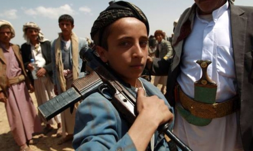 Khủng hoảng Yemen: Trẻ em bỏ sách cầm súng chiến đấu 