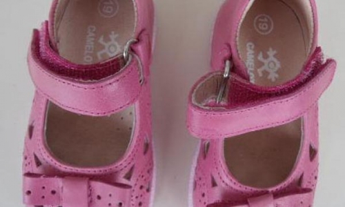 Giày trẻ em có chứa Crom gây dị ứng 