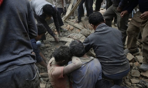 Động đất tại Nepal: hơn nghìn người chết và bị kẹt trong đống đổ nát