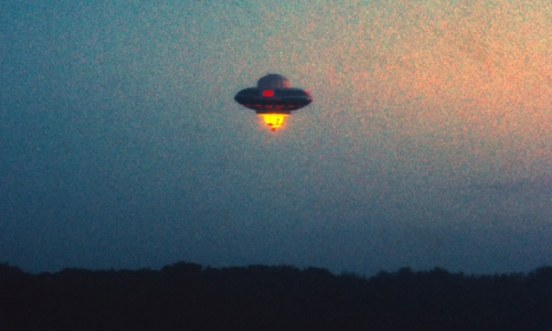 Phát hiện ánh sáng UFO di chuyển trên bầu trời Argentina
