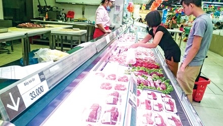Thịt ngoại “chiếm” thị trường nội 