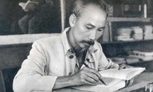 Tưng bừng hoạt động kỷ niệm 125 năm ngày sinh Chủ tịch Hồ Chí Minh