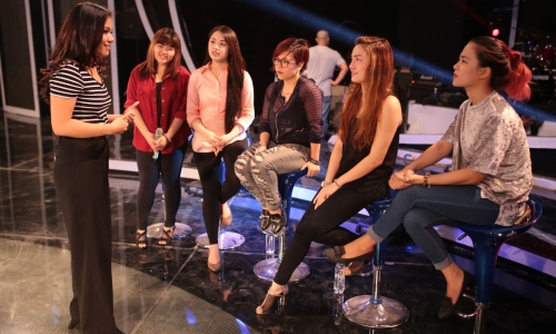 Phương Vy hướng dẫn Top 5 nữ Vietnam Idol chuẩn bị Vòng Studio 