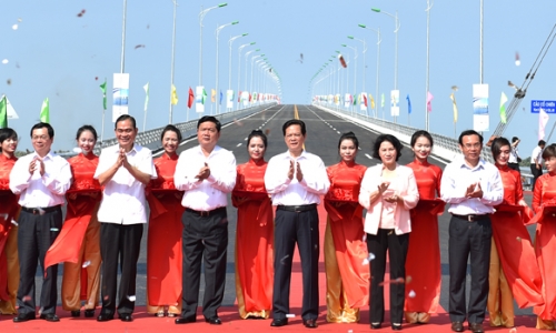 Thủ tướng Nguyễn Tấn Dũng phát lệnh thông xe cầu Cổ Chiên