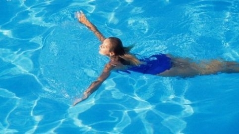 Những điều nên làm khi đi bơi để đảm bảo sức khỏe 