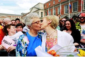 Ireland thông qua luật hôn nhân đồng tính