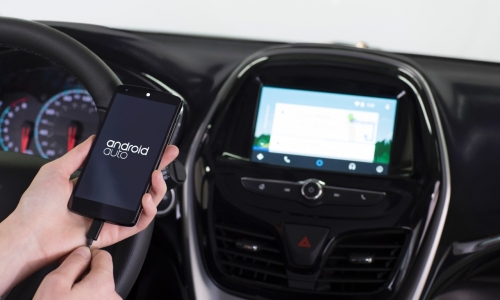 Chevrolet dẫn đầu toàn cầu về ứng dụng  Android Auto và Apple CarPlay 