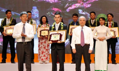 FrieslandCampina Việt Nam được trao tặng giải thưởng Môi trường Việt Nam