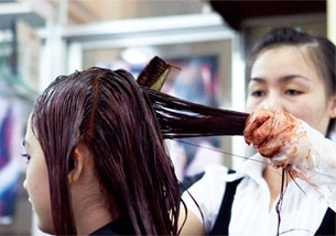 Thuốc nhuộm tóc kém chất lượng gây dị ứng cho người tiêu dùng
