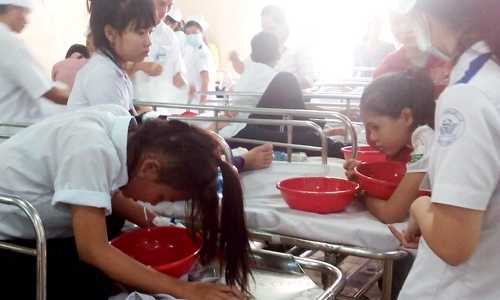 Kẹo độc khiến hàng trăm trẻ em ở Philippines bị ngộ độc
