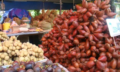 Hoa quả Thái Lan tràn ngập thị trường hút người tiêu dùng Hà Nội