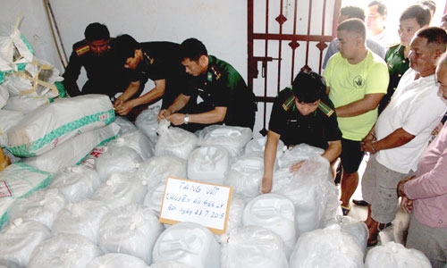 Lực lượng chức năng Việt - Lào thu giữ 5,5 tấn tiền chất ma túy và cần sa