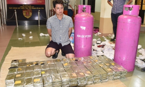 Phó Thủ tướng khen, thưởng các đơn vị phá vụ 490 bánh heroin