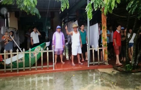 Quảng Ninh: Trên 1.000 du khách bị mắc kẹt trên đảo