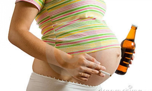 Con béo phì, tiểu đường vì mẹ uống rượu trước và trong khi mang thai