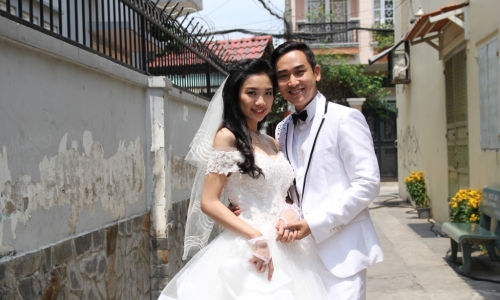 Hứa Vỹ Văn bất ngờ kết hôn với bạn gái tin đồn Minh Khuê 