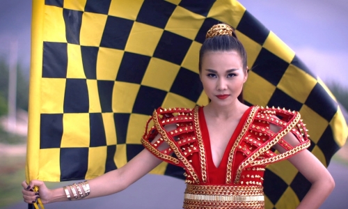 Thanh Hằng khai màn ấn tượng Vietnam’s Next Top Model 2015 