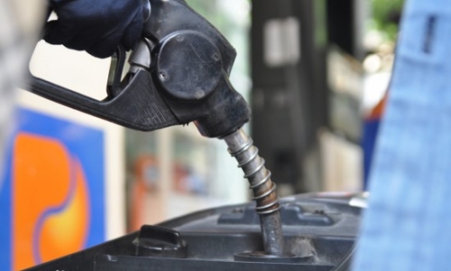 Kỳ vọng giá xăng dầu còn giảm tiếp trong tháng 8 