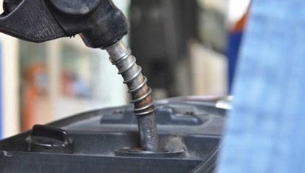 Giá xăng dầu có thể giảm tiếp trong tháng 8