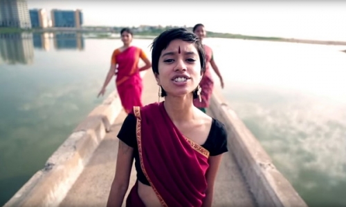 Nữ rapper người Ấn “gây bão” với ca khúc phản đối Unilever