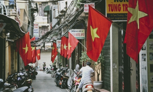 Thủ đô Hà Nội thay áo mới chào mừng 70 năm Quốc khánh 2-9