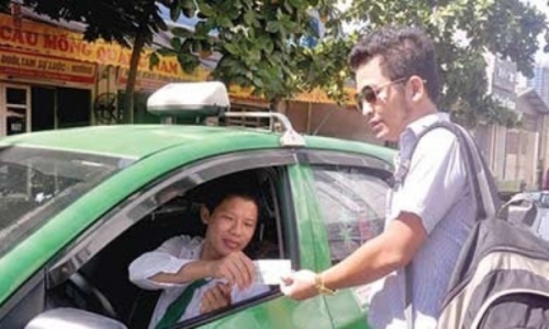 Đi taxi Việt Nam đắt gần gấp đôi Thái Lan