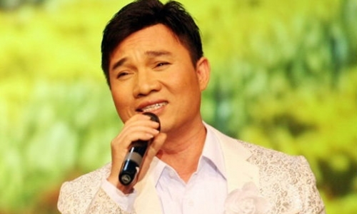 Quang Linh hát một bài mua được 4 căn nhà mặt tiền