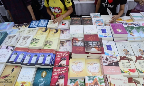 Triển lãm - Hội chợ sách Quốc tế lần thứ 5 tưng bừng ngày khai mạc