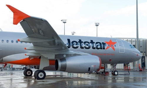 Xe thang lại tông máy bay Jetstar tại Tân Sơn Nhất