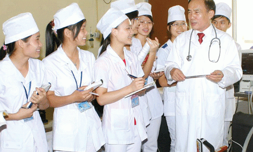 Phó Thủ tướng Vũ Đức Đam chỉ đạo đổi mới đào tạo y khoa