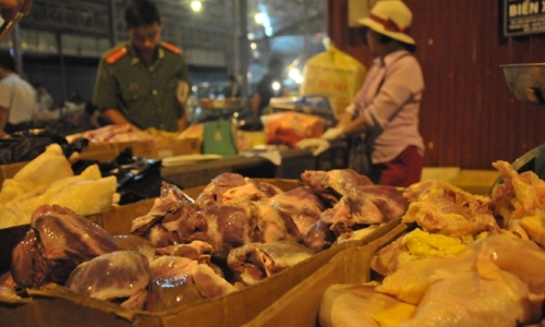 Hà Nội bắt giữ, tiêu hủy gần 100kg tim lợn nhập lậu siêu rẻ