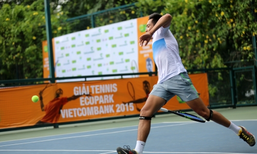 Nhiều bất ngờ kịch tính ở giải Tennis Ecopark Vietcombank 2015