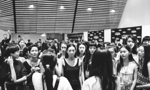 Tiết lộ hậu trường khốc liệt buổi casting tại Vietnam International Fashion Week 2015