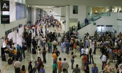 Lãnh đạo sân bay Tân Sơn Nhất họp khẩn tìm giải pháp