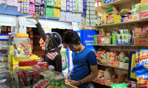 Người Việt vẫn 'chuộng' chợ và cửa hàng tạp hóa cho mua sắm nhanh