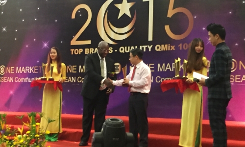 Sacombank nhận giải thưởng Doanh nghiệp chất lượng Qmix 100:2015