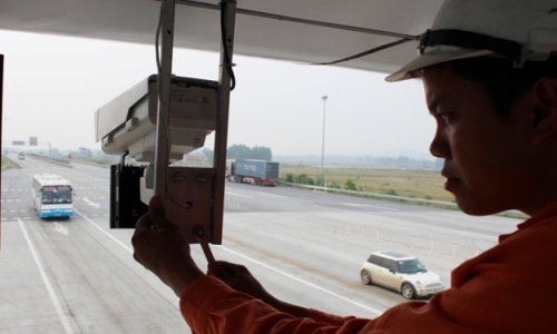 Bắt đầu lắp đặt camera 'phạt nguội' trên cao tốc Nội Bài-Lào Cai
