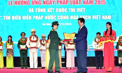 Thủ tướng dự Lễ hưởng ứng Ngày Pháp luật Việt Nam 2015