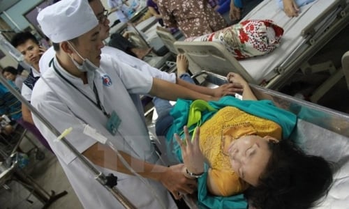 Nam Định: Hơn 50 công nhân nhập viện nghi ngộ độc thực phẩm
