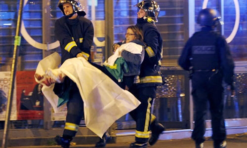 Pháp bị khủng bố, hơn 150 người thiệt mạng