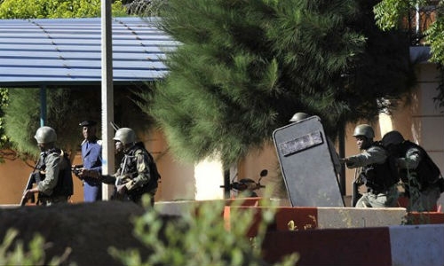 al-Qaeda đã tấn công khách sạn ở Mali khiến 27 người chết?