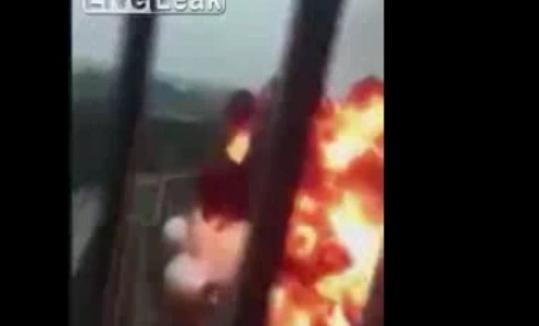 Nhà máy hóa chất Trung Quốc nổ tung như bị dội bom