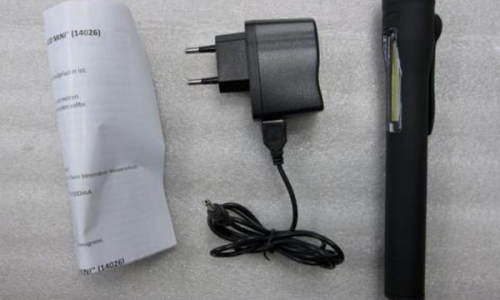 Đèn pin sạc không đảm bảo có thể rò điện khi đang cắm điện
